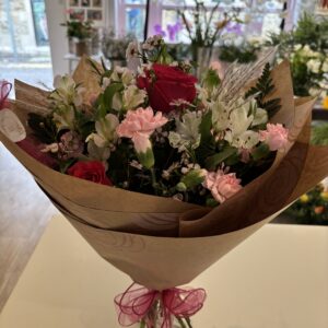 Drop of Sweetness – Pink Hand-Tied Bouquet ❀