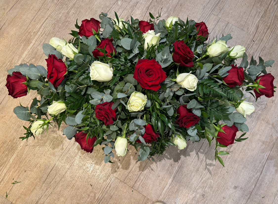 Red & White – 3ft Double-Ended Spray ❀
